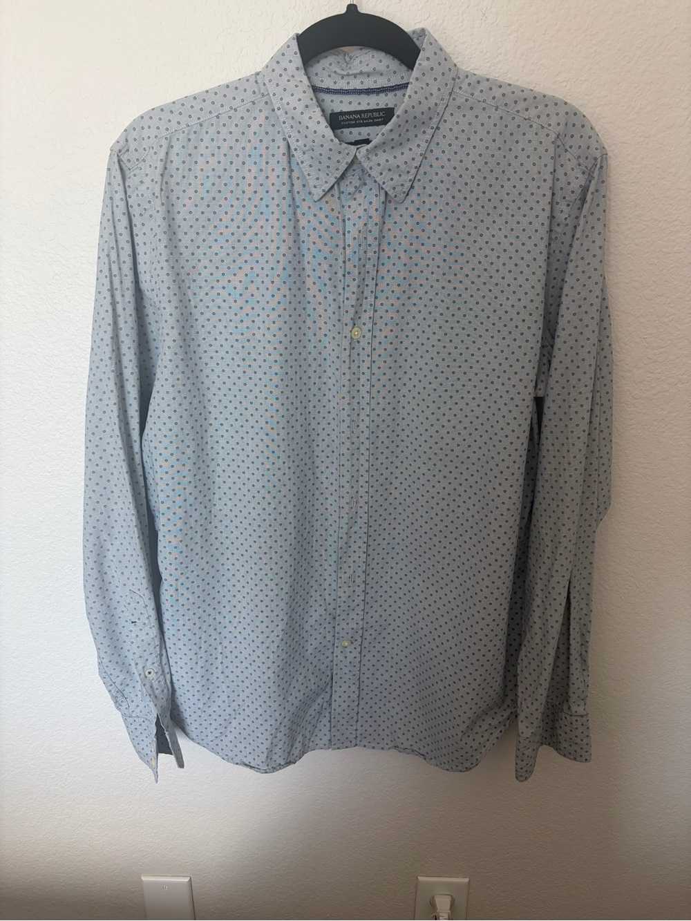 Banana Republic Light Blue Microdot Men's Button-Up Shirt